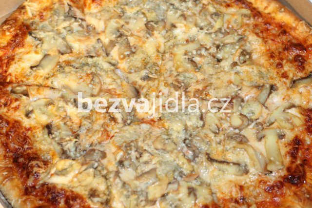 Žampionová pizza žampionová pizza