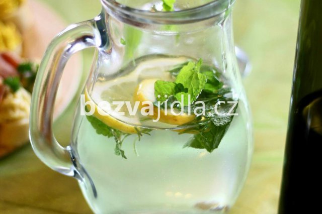 Citronáda citronáda