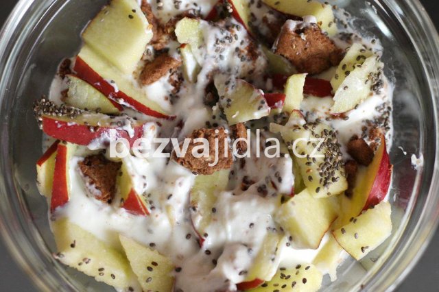 Puding s chia semínky a oplatkou puding s chia semínky a oplatkou